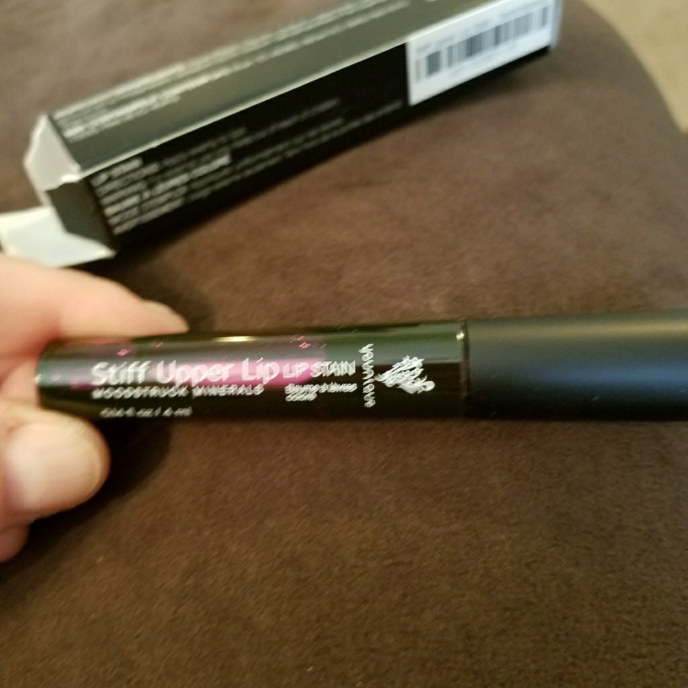 Lipstain - Picture 3 of 4